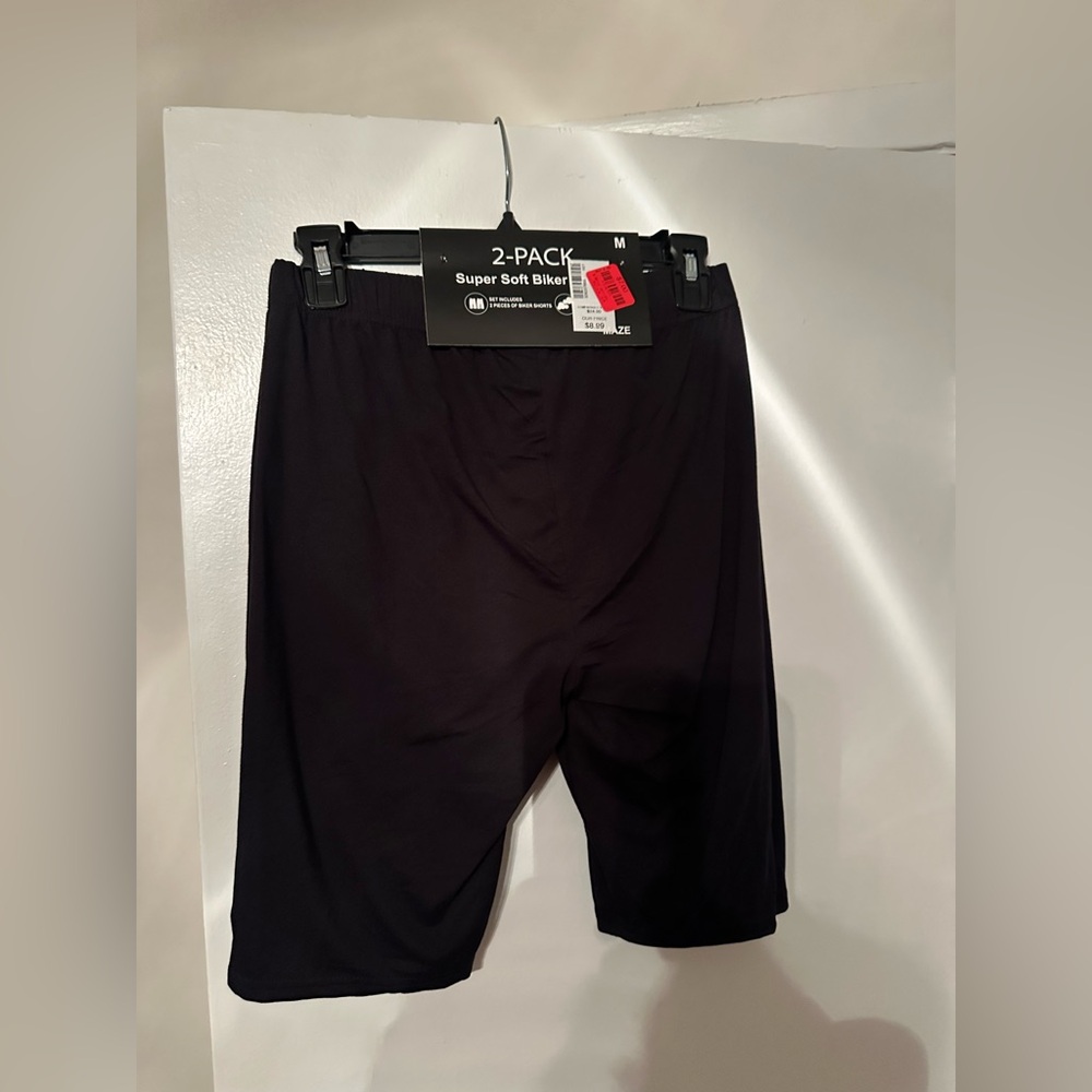 NWT biker shorts mid thigh black